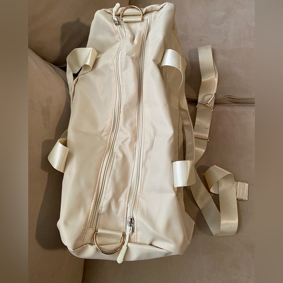 Brand NWT canvas cream duffle bag water resistant and waterproof - Picture 5 of 15